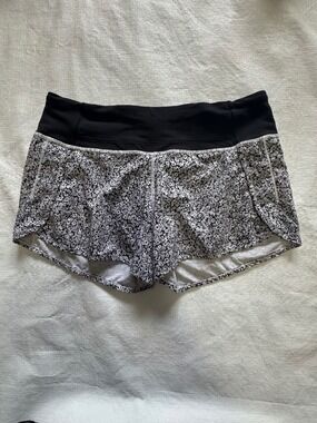 lululemon athletica Black and White Floral Athletic Shorts size 6